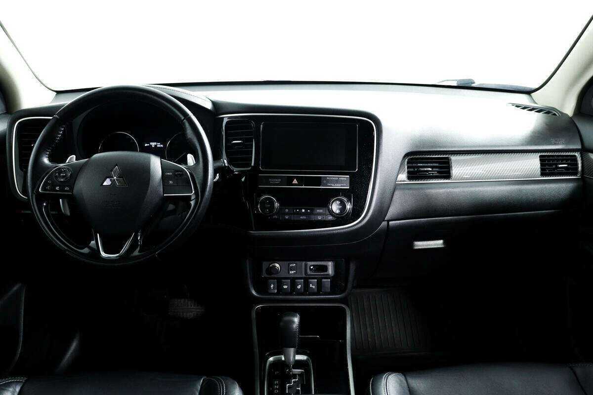 Купить Mitsubishi Outlander с пробегом. Фото: #10