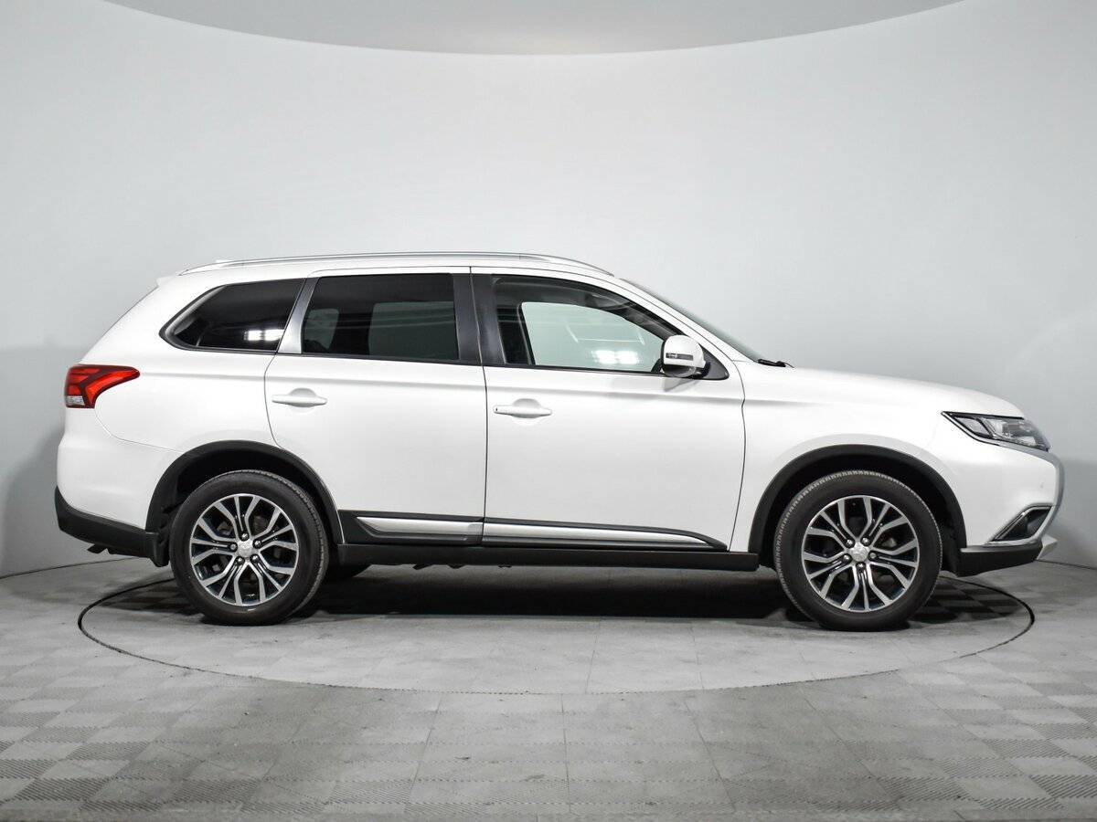 Купить Mitsubishi Outlander с пробегом. Фото: #3