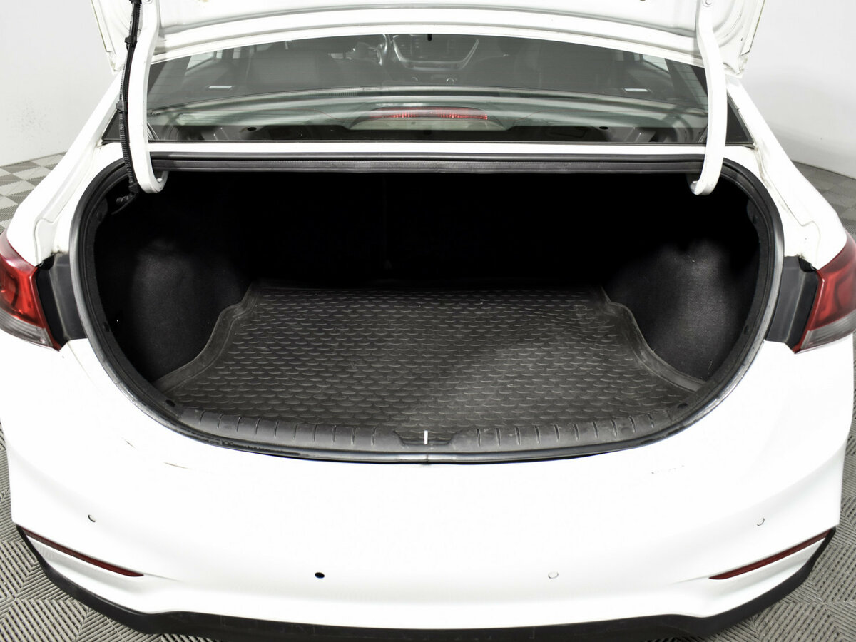 Купить Hyundai Solaris с пробегом. Фото: #15
