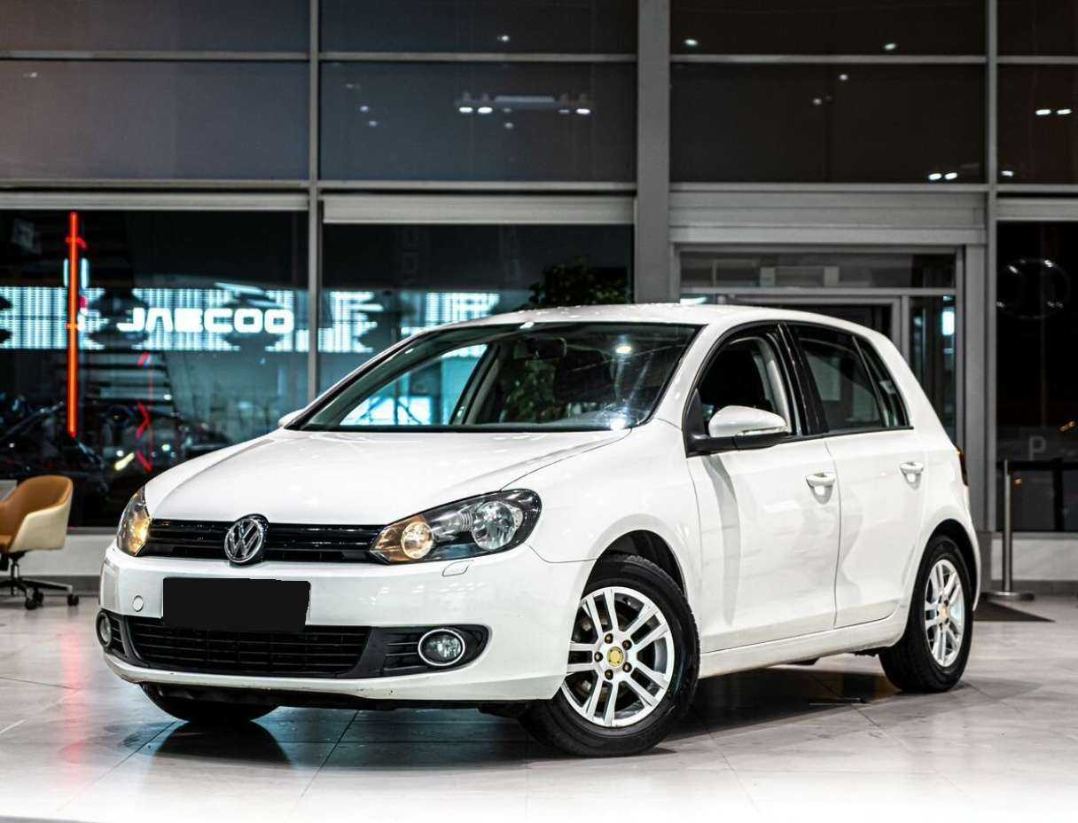 Купить Volkswagen Golf с пробегом. Посмотреть фото