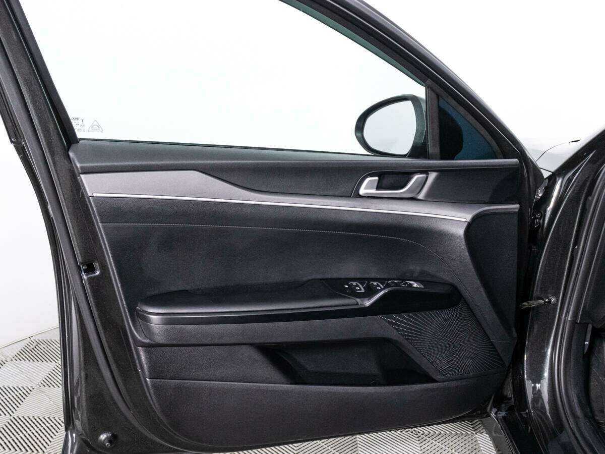 Купить Kia K5 с пробегом. Фото: #22