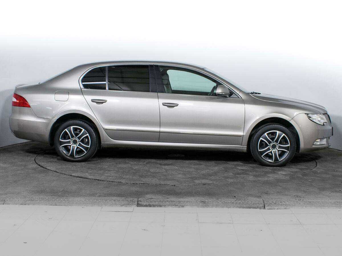 Купить Skoda Superb с пробегом. Фото: #3