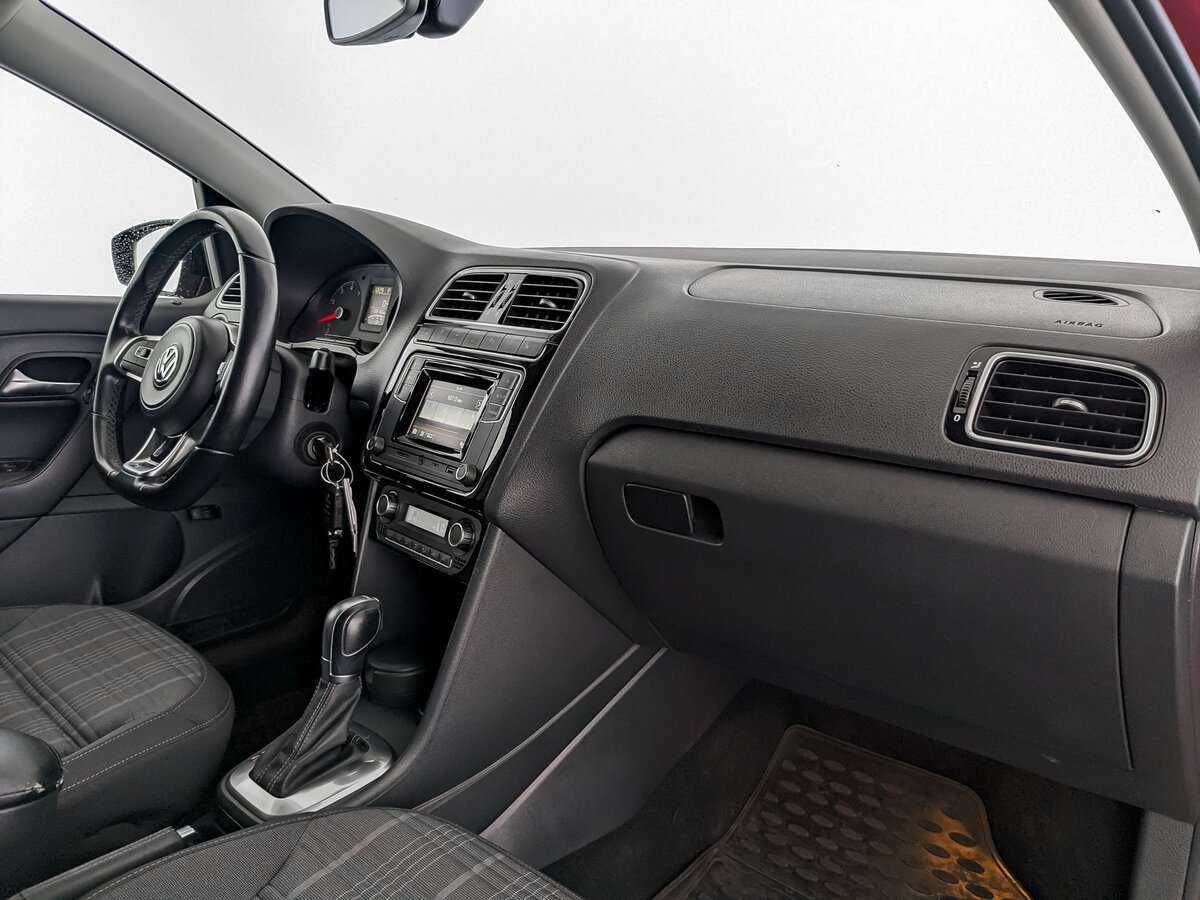 Купить Volkswagen Polo с пробегом. Фото: #8
