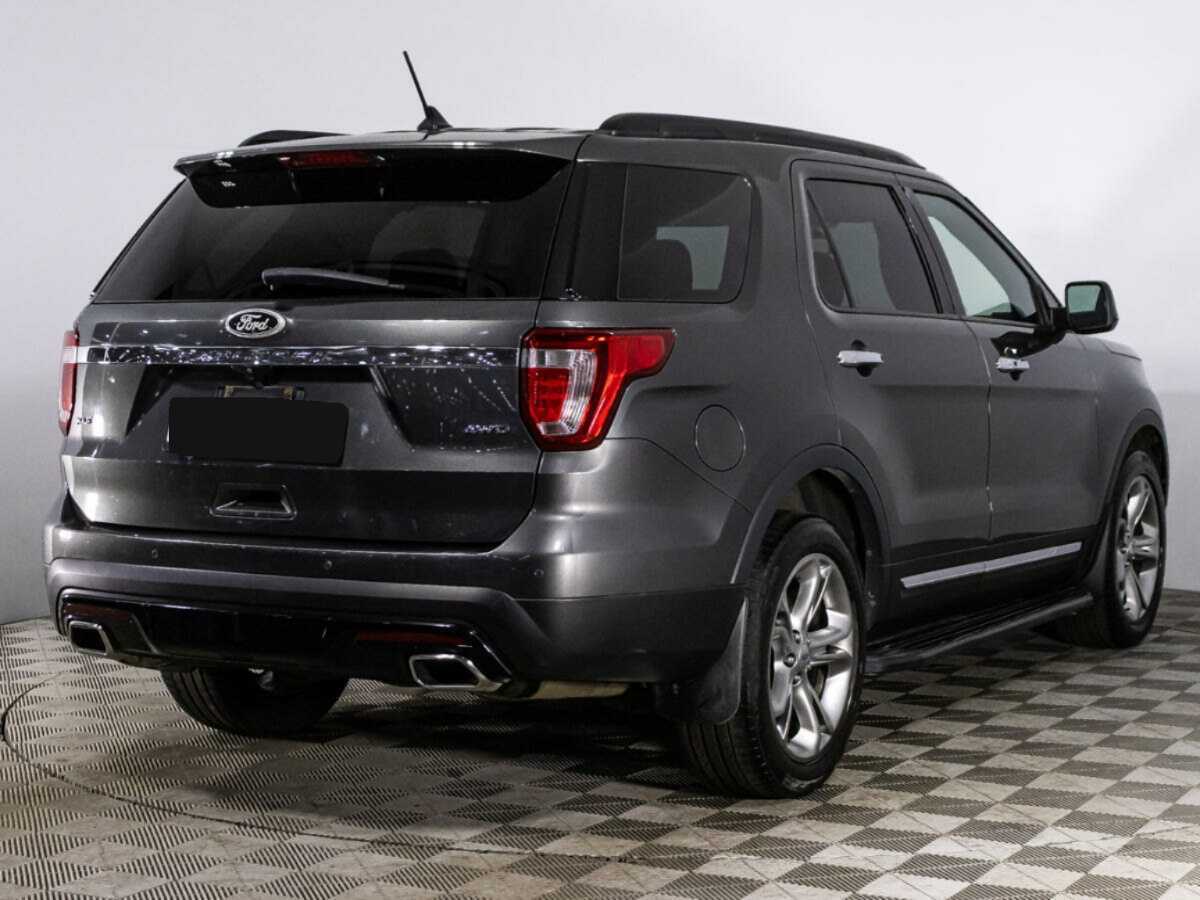Купить Ford Explorer с пробегом. Фото: #4