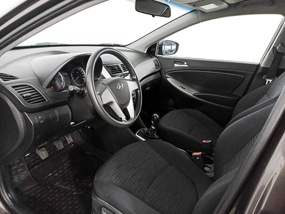 Купить Hyundai Solaris с пробегом. Фото: #13