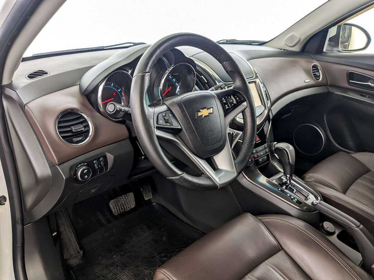 Купить Chevrolet Cruze с пробегом. Фото: #13