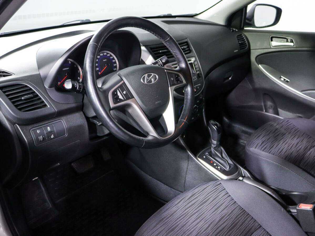 Купить Hyundai Solaris с пробегом. Фото: #11
