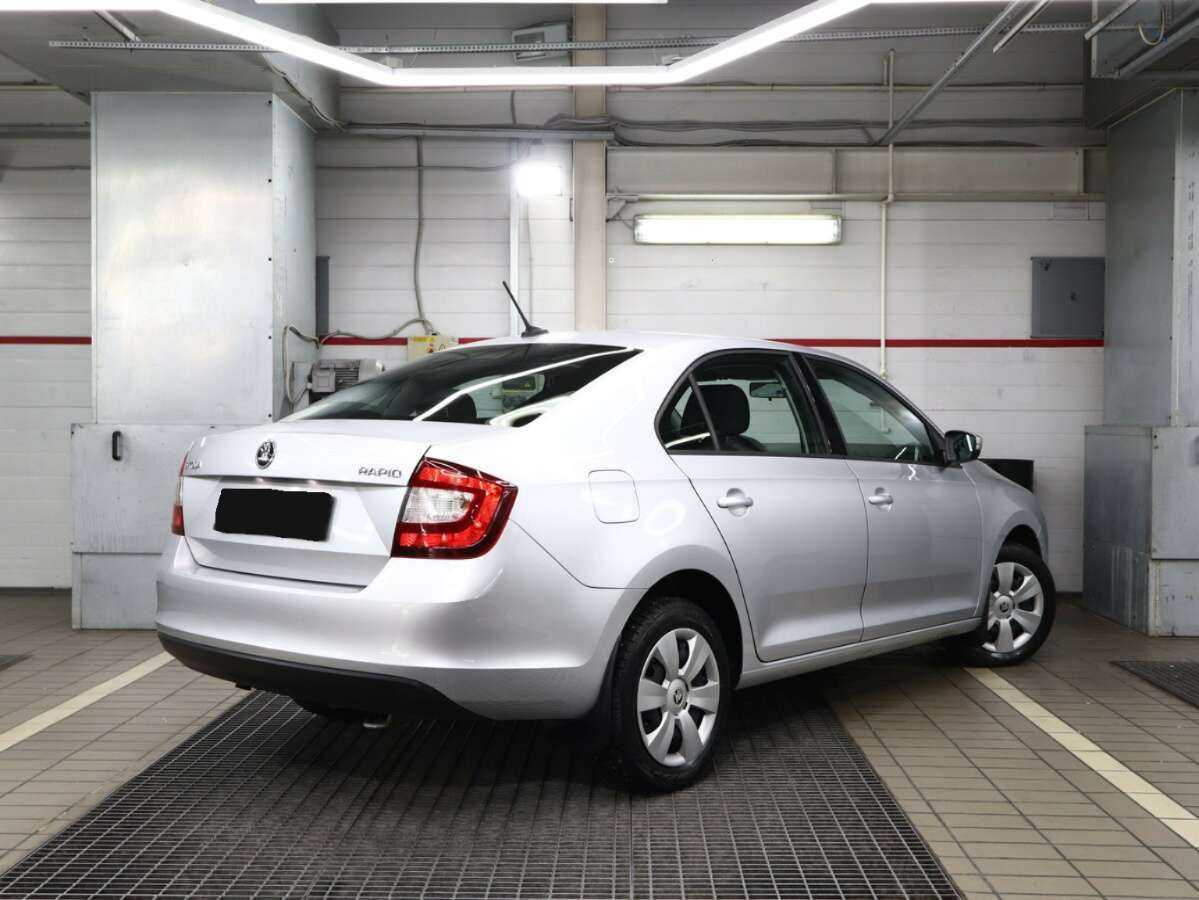 Купить Skoda Rapid с пробегом. Фото: #2