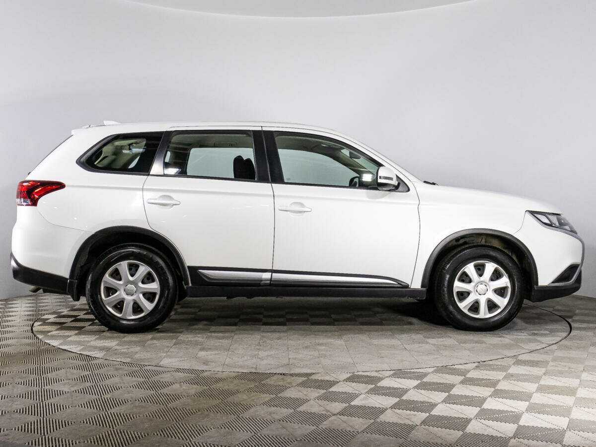 Купить Mitsubishi Outlander с пробегом. Фото: #3