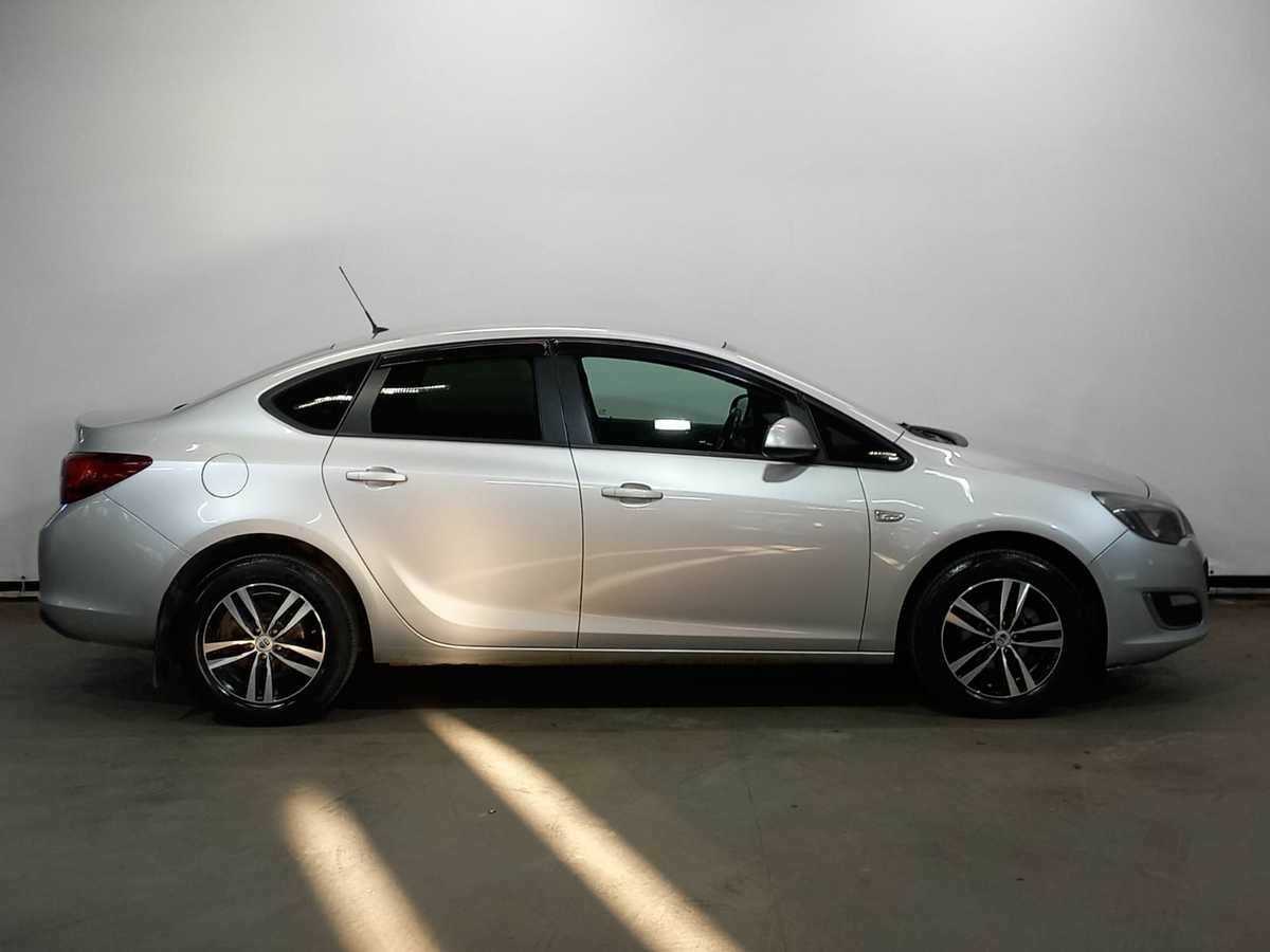 Купить Opel Astra с пробегом. Фото: #3