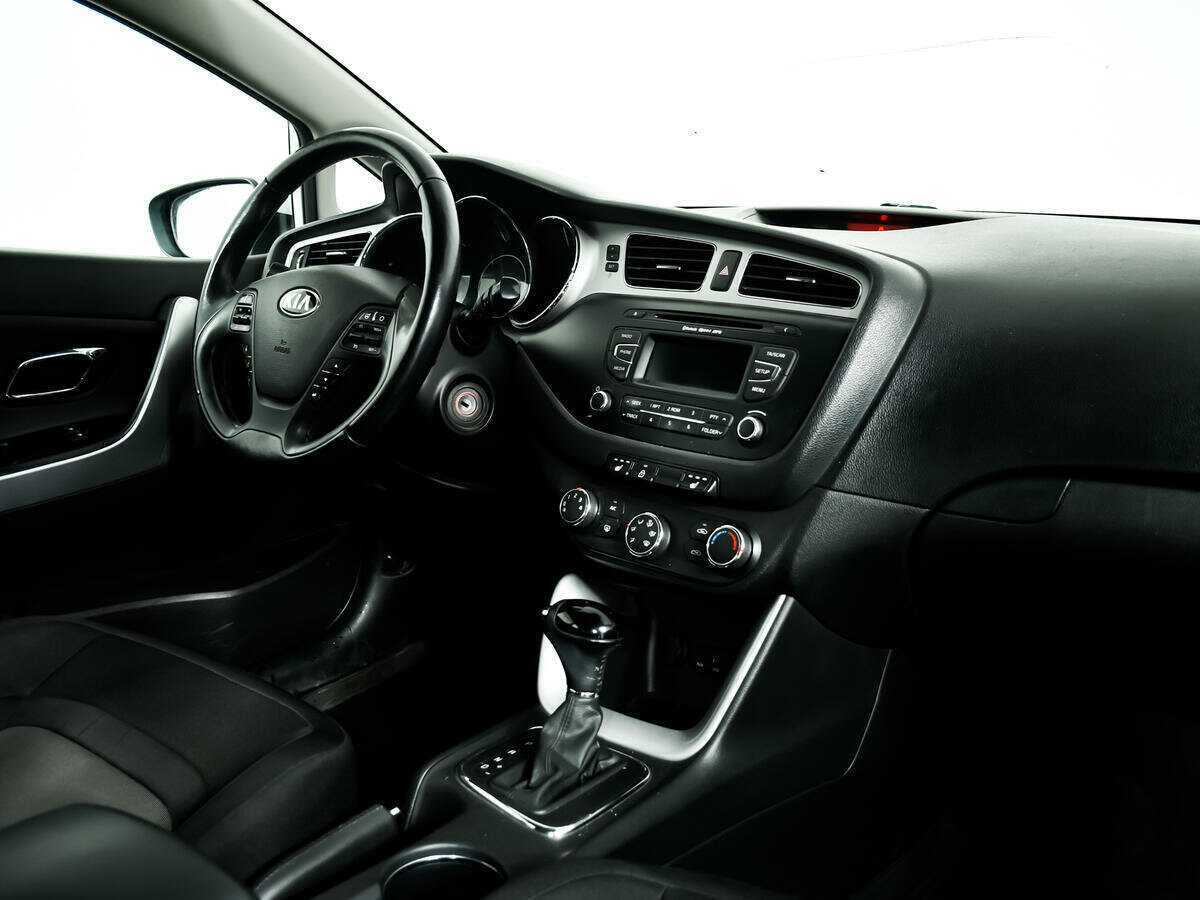 Купить Kia Ceed с пробегом. Фото: #8