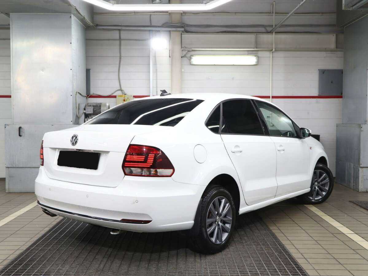 Купить Volkswagen Polo с пробегом. Фото: #1