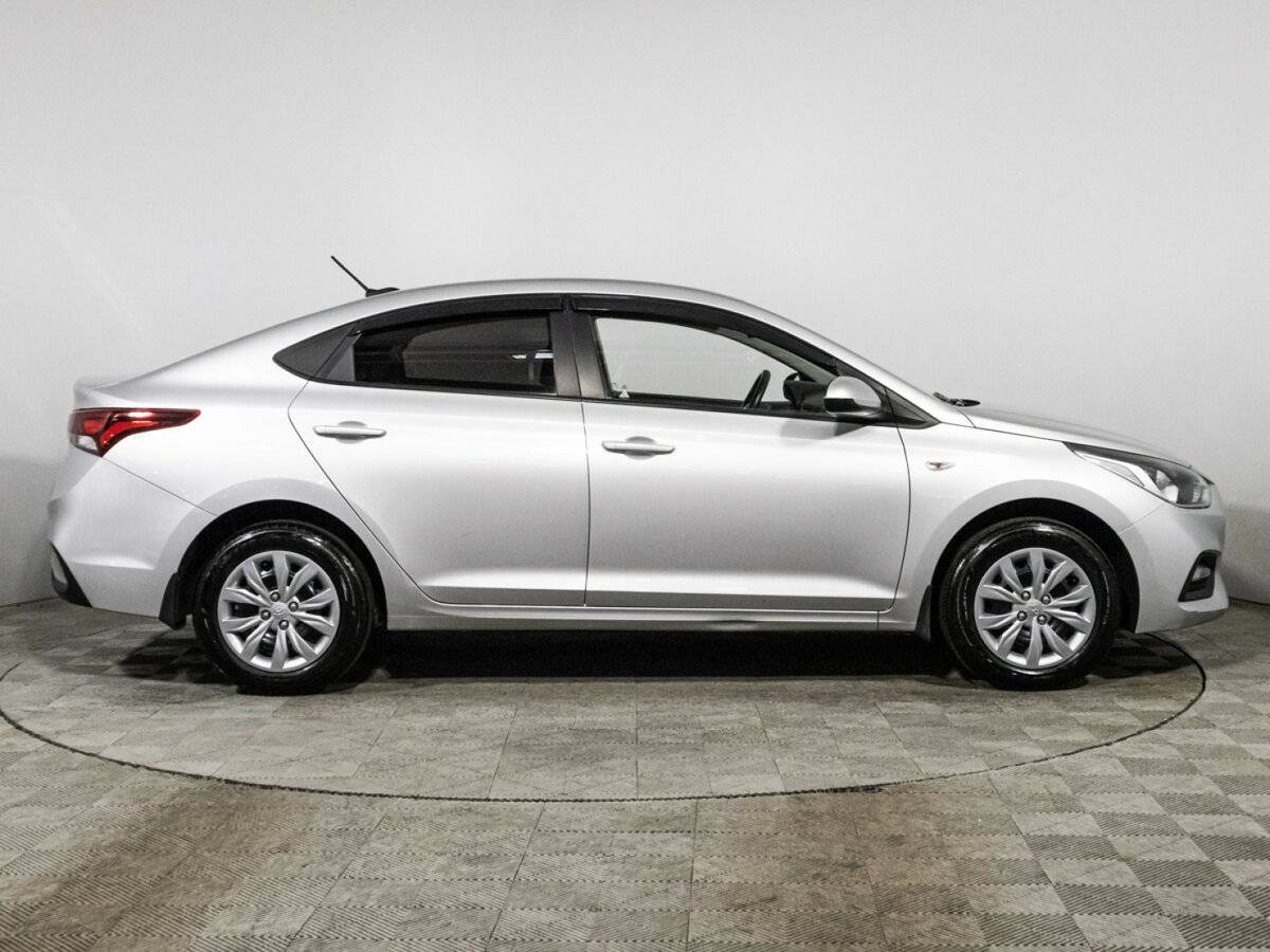 Купить Hyundai Solaris с пробегом. Фото: #3