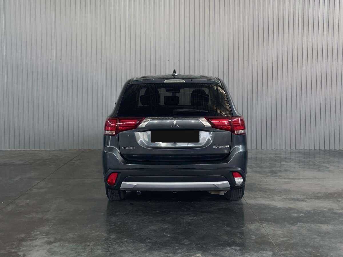 Купить Mitsubishi Outlander с пробегом. Фото: #5