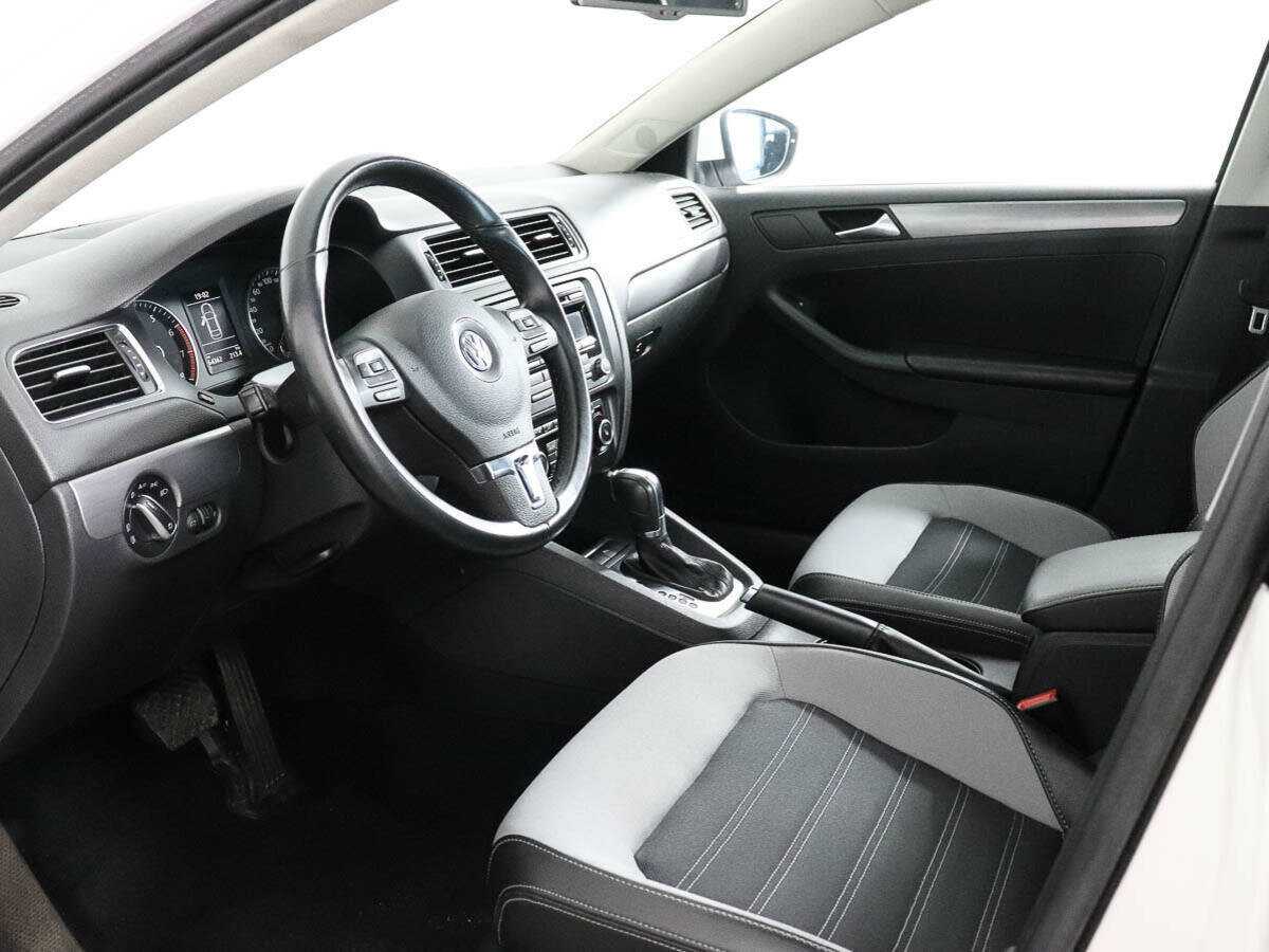 Купить Volkswagen Jetta с пробегом. Фото: #9
