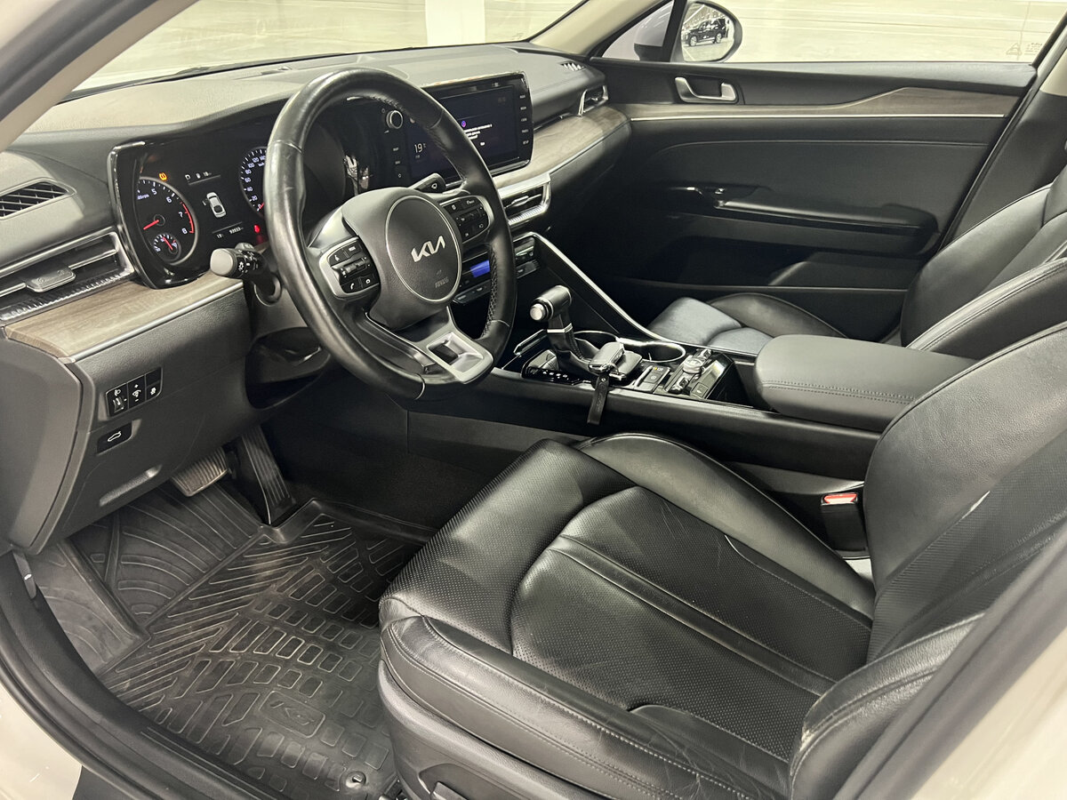 Купить Kia K5 с пробегом. Фото: #15