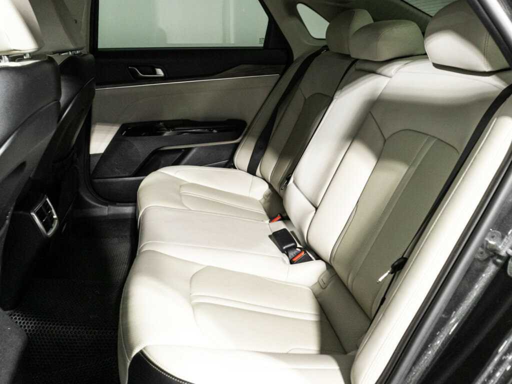 Купить Kia K5 с пробегом. Фото: #9