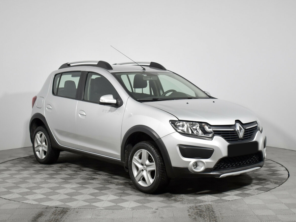 Купить Renault Sandero с пробегом. Фото: #2