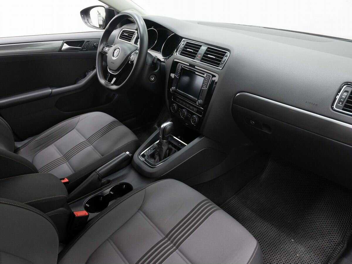 Купить Volkswagen Jetta с пробегом. Фото: #10