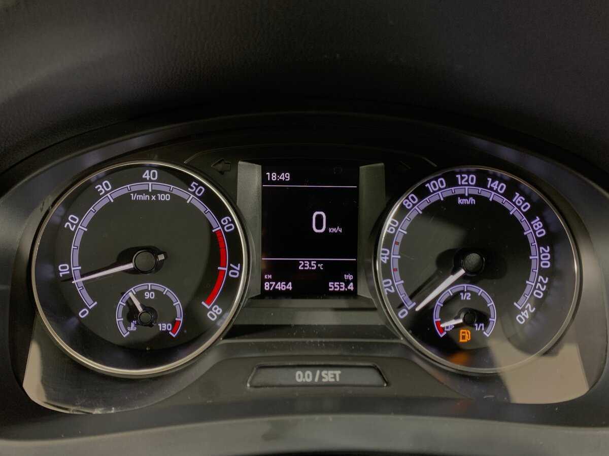 Купить Skoda Rapid с пробегом. Фото: #14