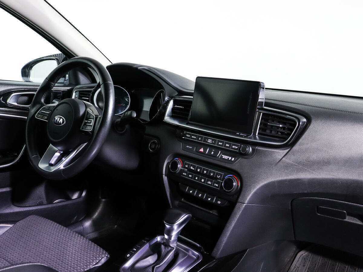Купить Kia Ceed с пробегом. Фото: #8