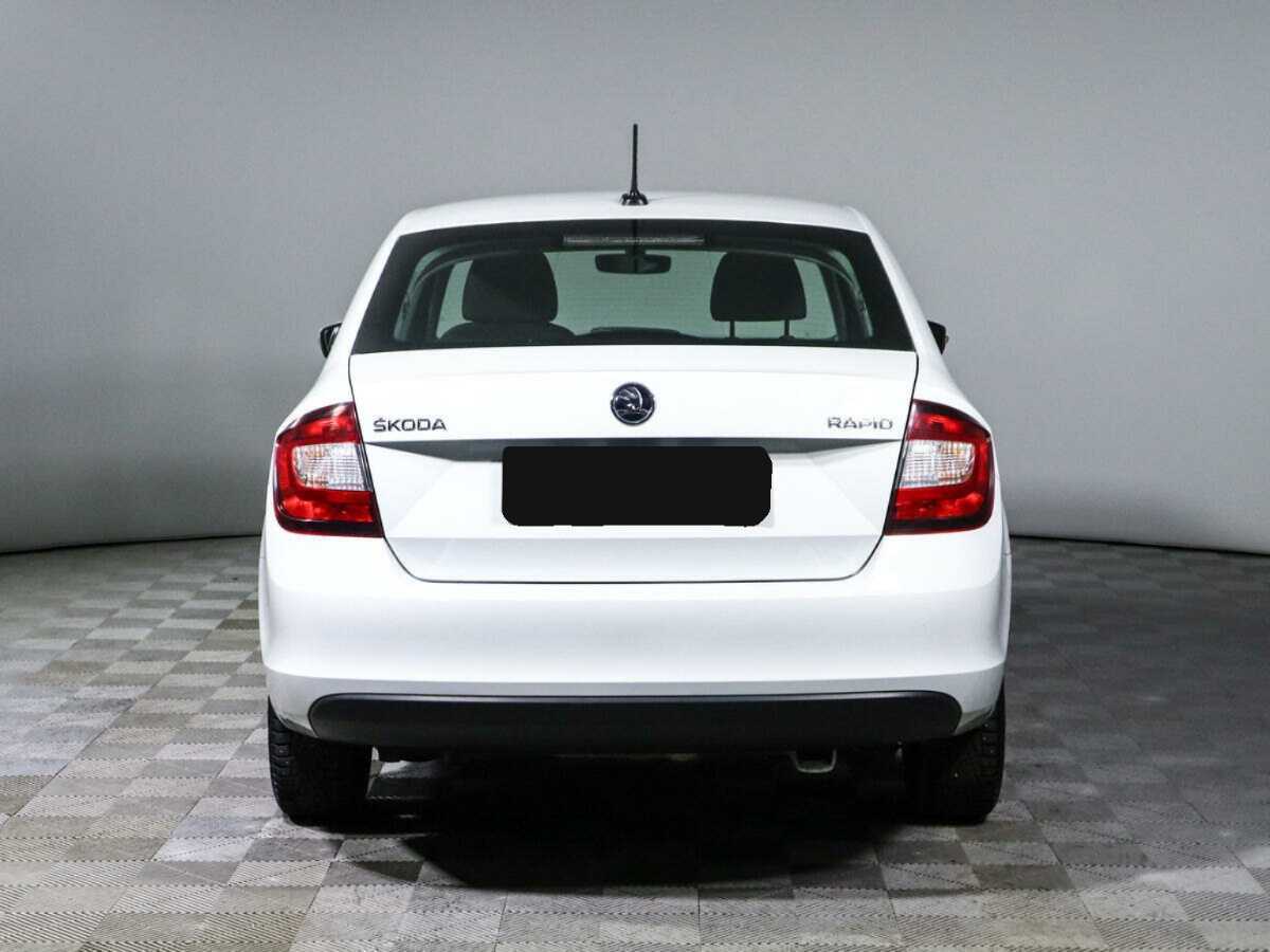 Купить Skoda Rapid с пробегом. Фото: #4
