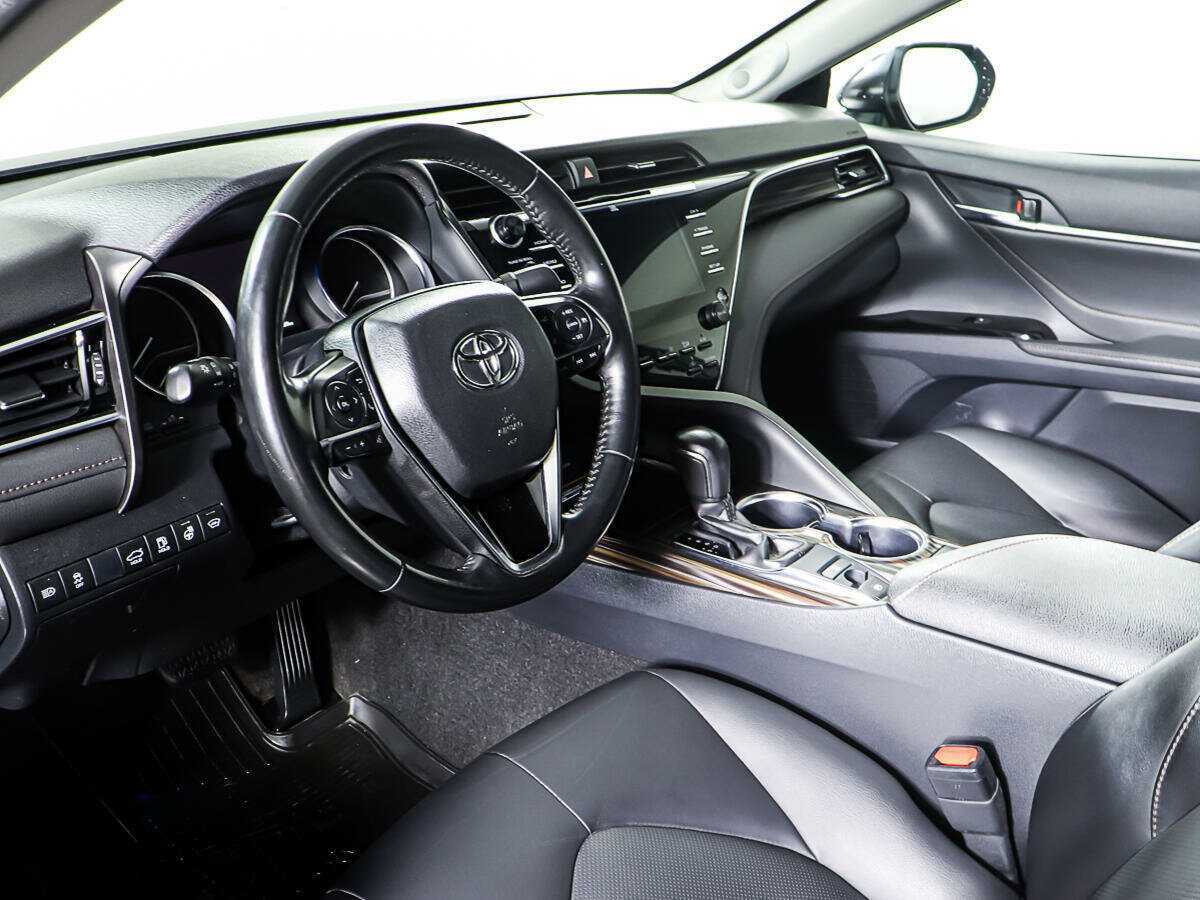 Купить Toyota Camry с пробегом. Фото: #12