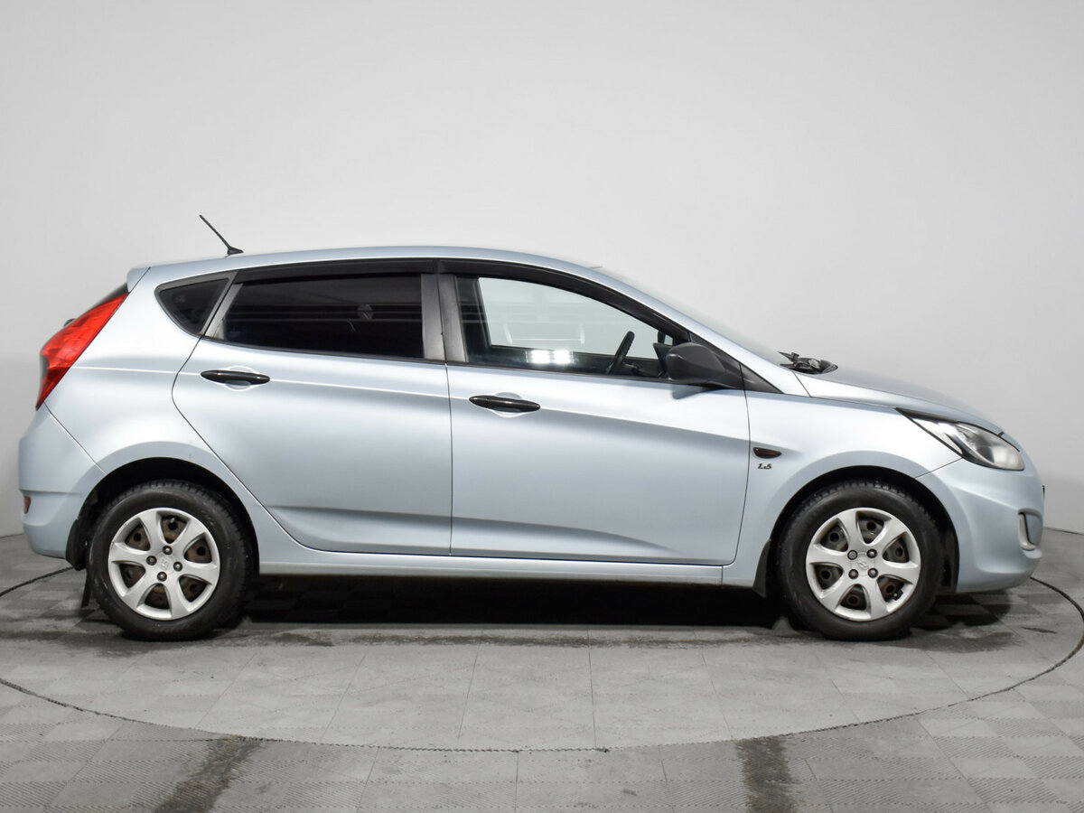 Купить Hyundai Solaris с пробегом. Фото: #3