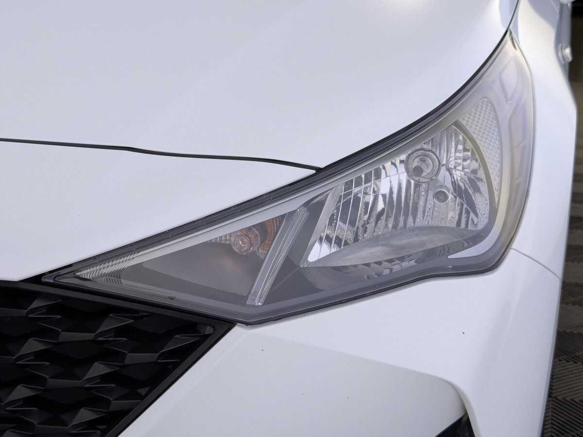 Купить Hyundai Solaris с пробегом. Фото: #9