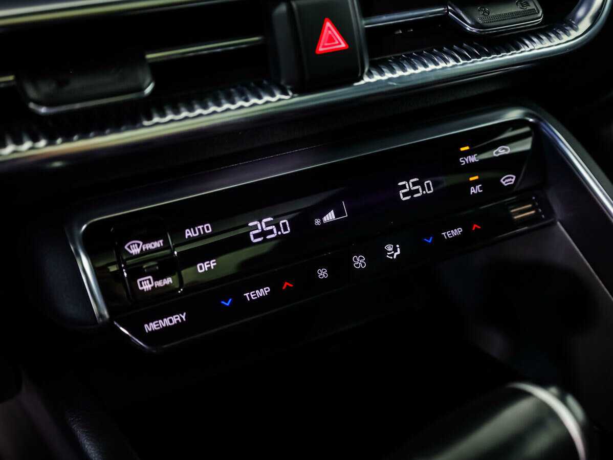 Купить Kia K5 с пробегом. Фото: #13