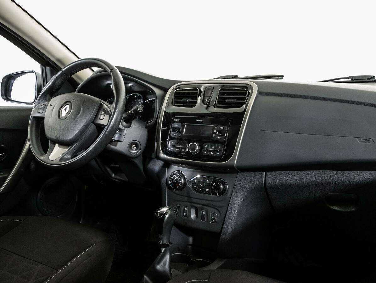 Купить Renault Sandero с пробегом. Фото: #8