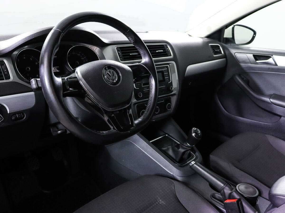Купить Volkswagen Jetta с пробегом. Фото: #10
