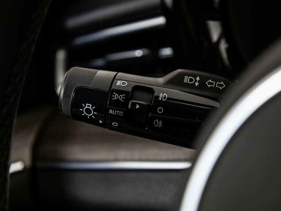 Купить Kia K5 с пробегом. Фото: #23