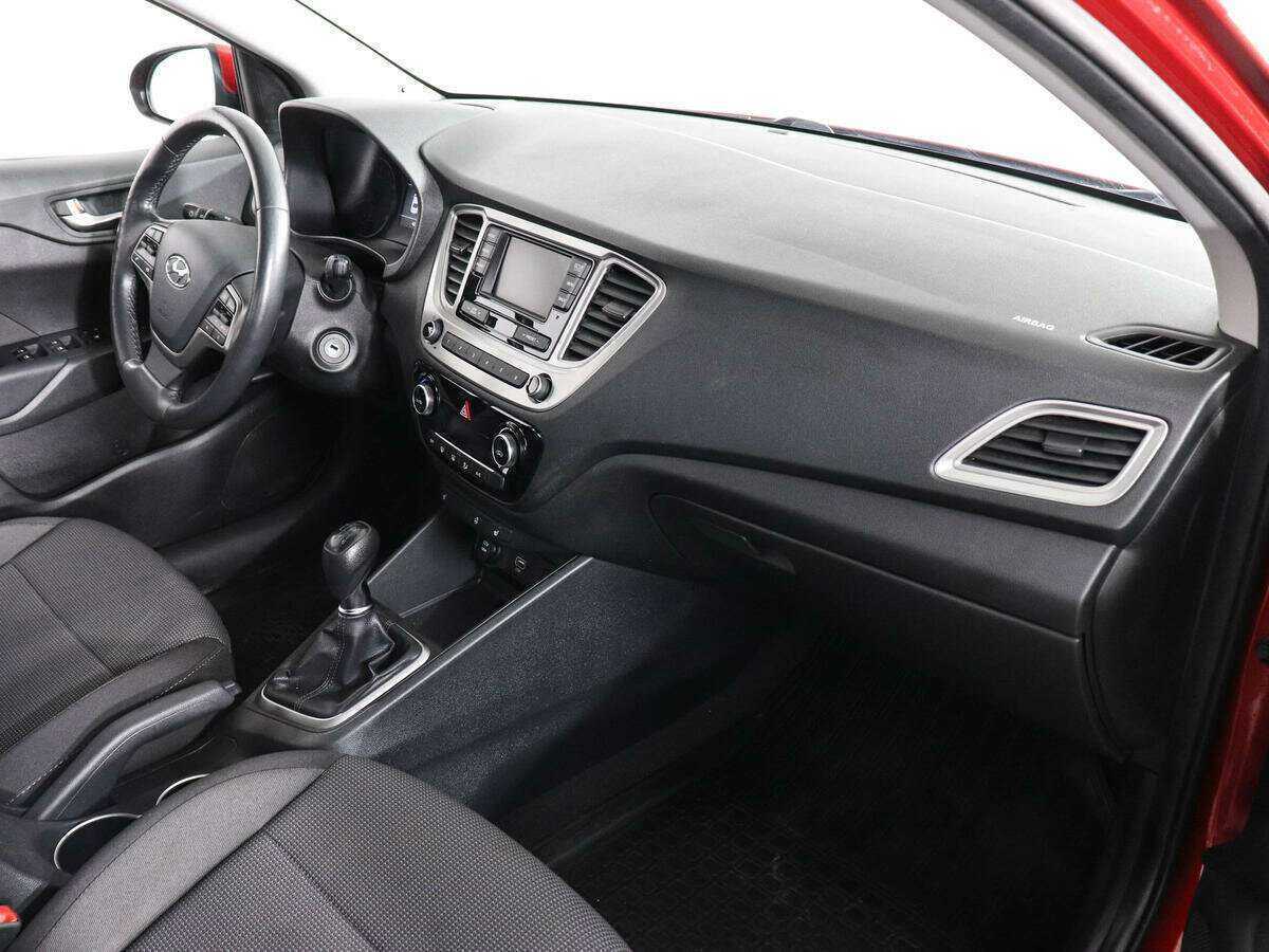 Купить Hyundai Solaris с пробегом. Фото: #5