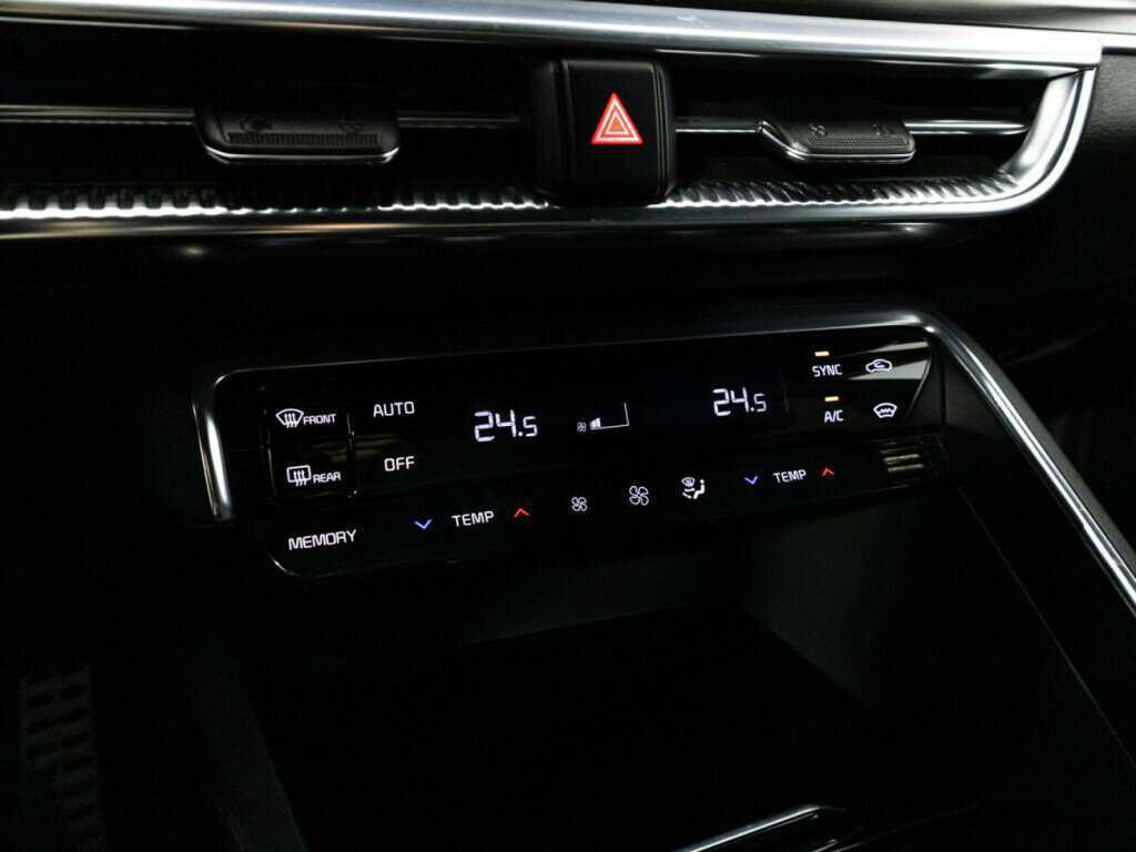 Купить Kia K5 с пробегом. Фото: #17