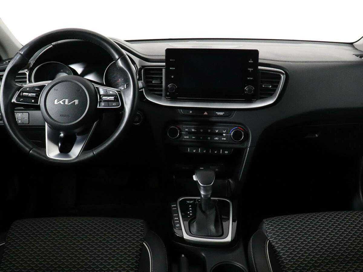 Купить Kia Ceed с пробегом. Фото: #9