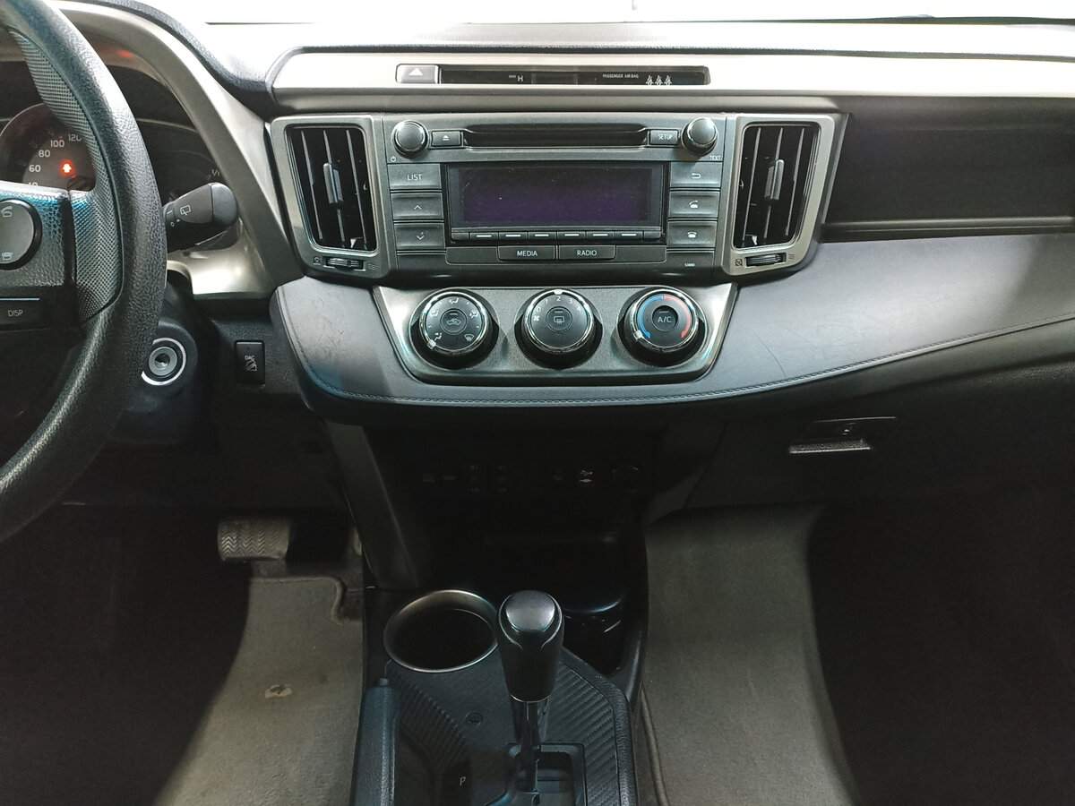 Купить Toyota RAV4 с пробегом. Фото: #14