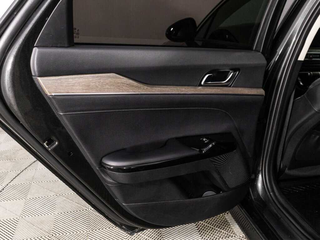 Купить Kia K5 с пробегом. Фото: #23