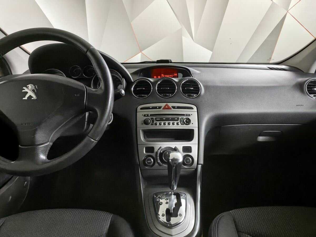 Купить Peugeot 408 с пробегом. Фото: #10