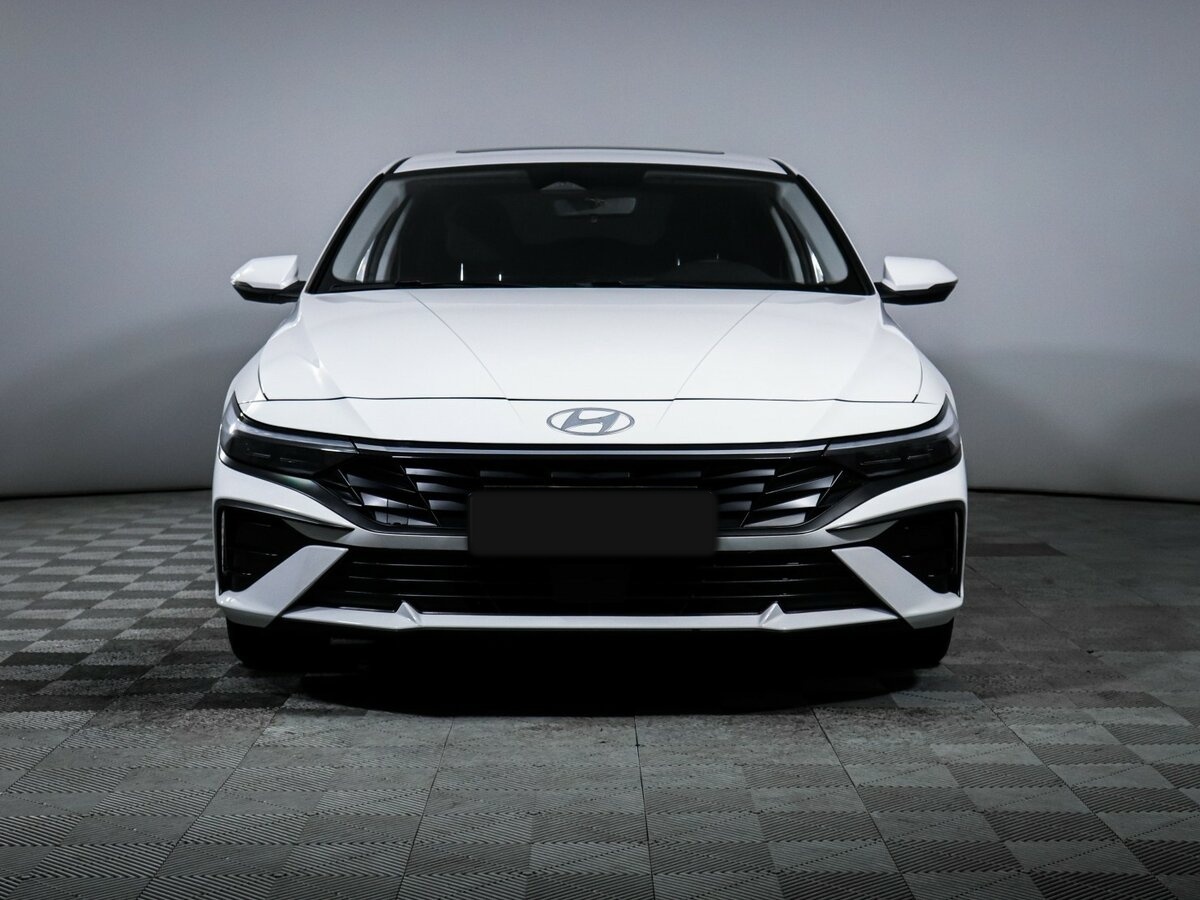 Купить Hyundai Elantra с пробегом. Фото: #1