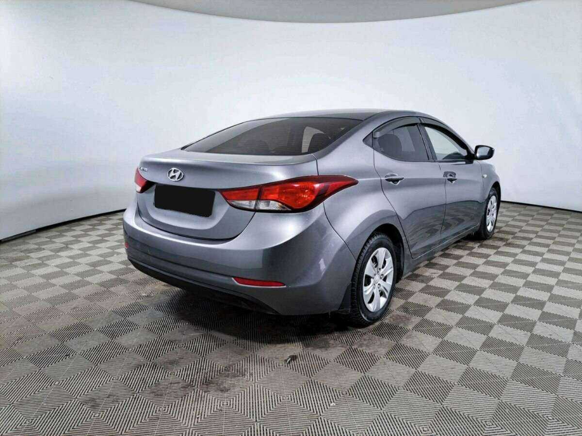 Купить Hyundai Elantra с пробегом. Фото: #4