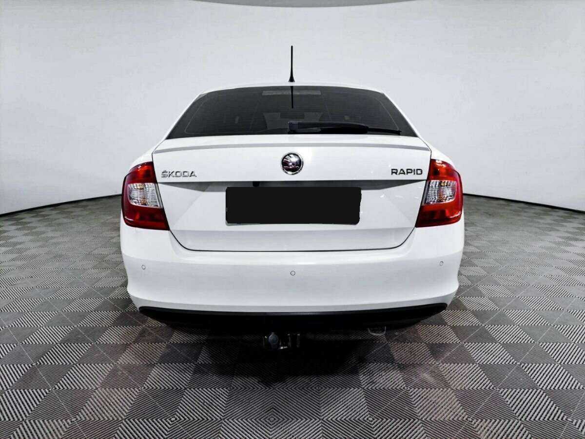Купить Skoda Rapid с пробегом. Фото: #4