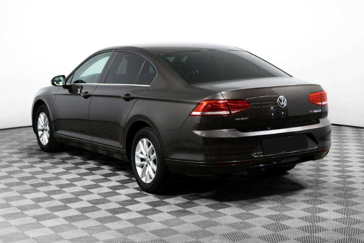 Купить Volkswagen Passat с пробегом. Фото: #6