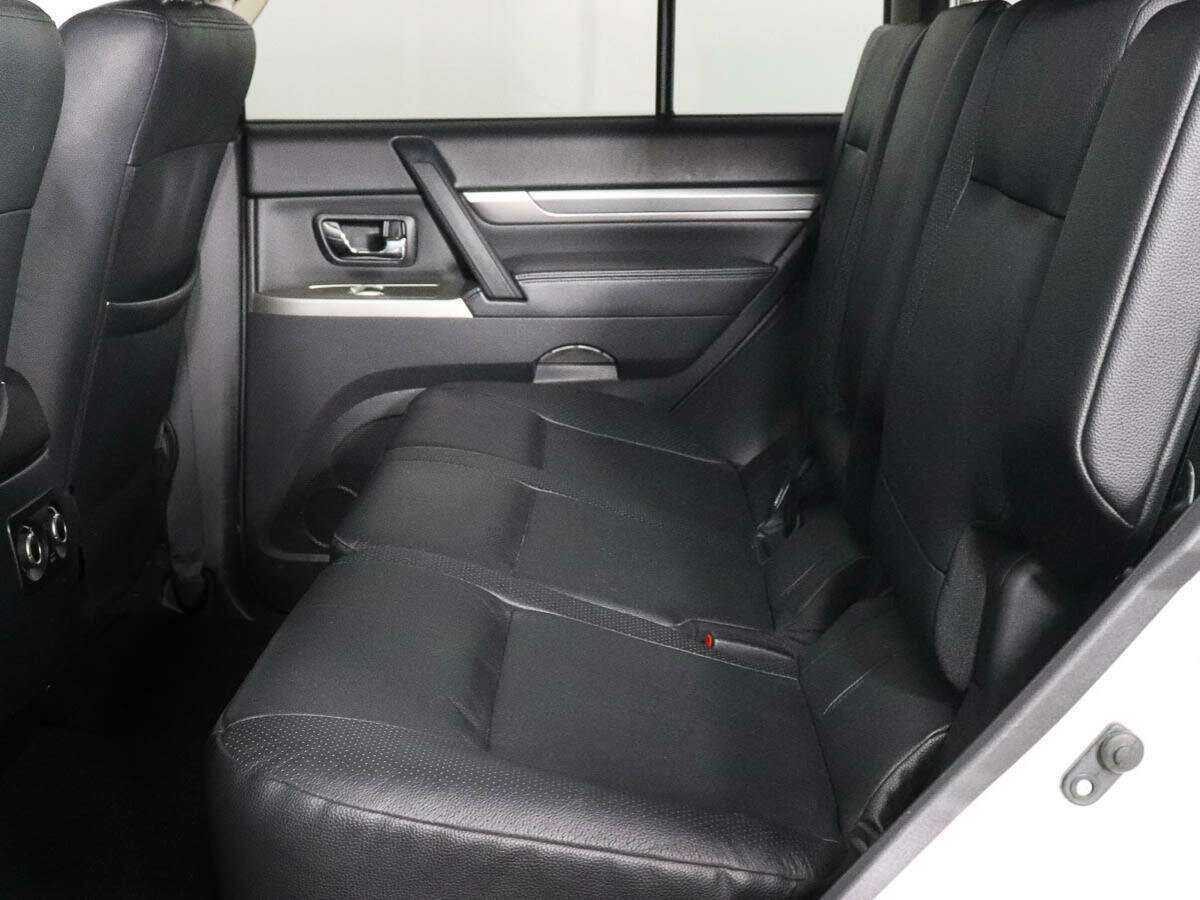 Купить Mitsubishi Pajero с пробегом. Фото: #7