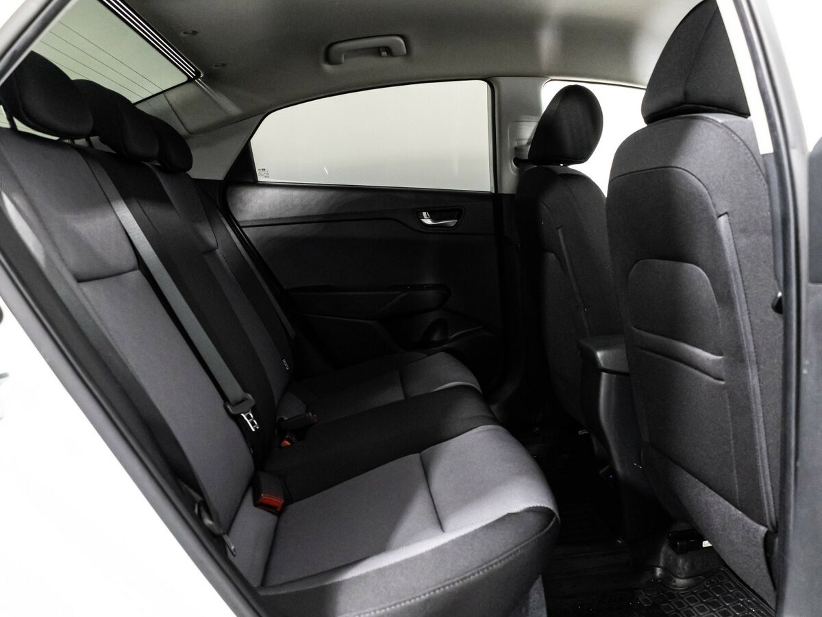 Купить Hyundai Solaris с пробегом. Фото: #14