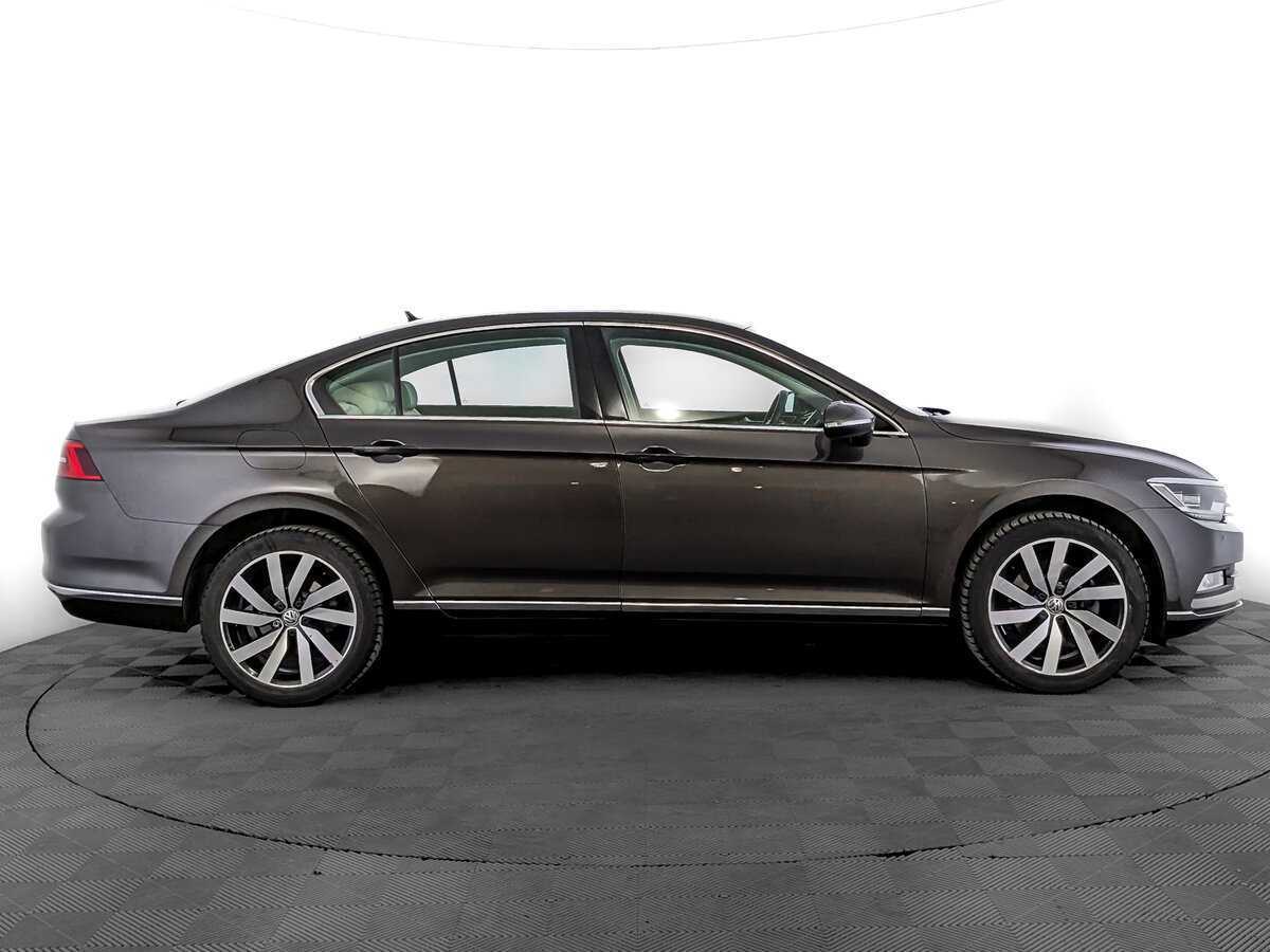 Купить Volkswagen Passat с пробегом. Фото: #3