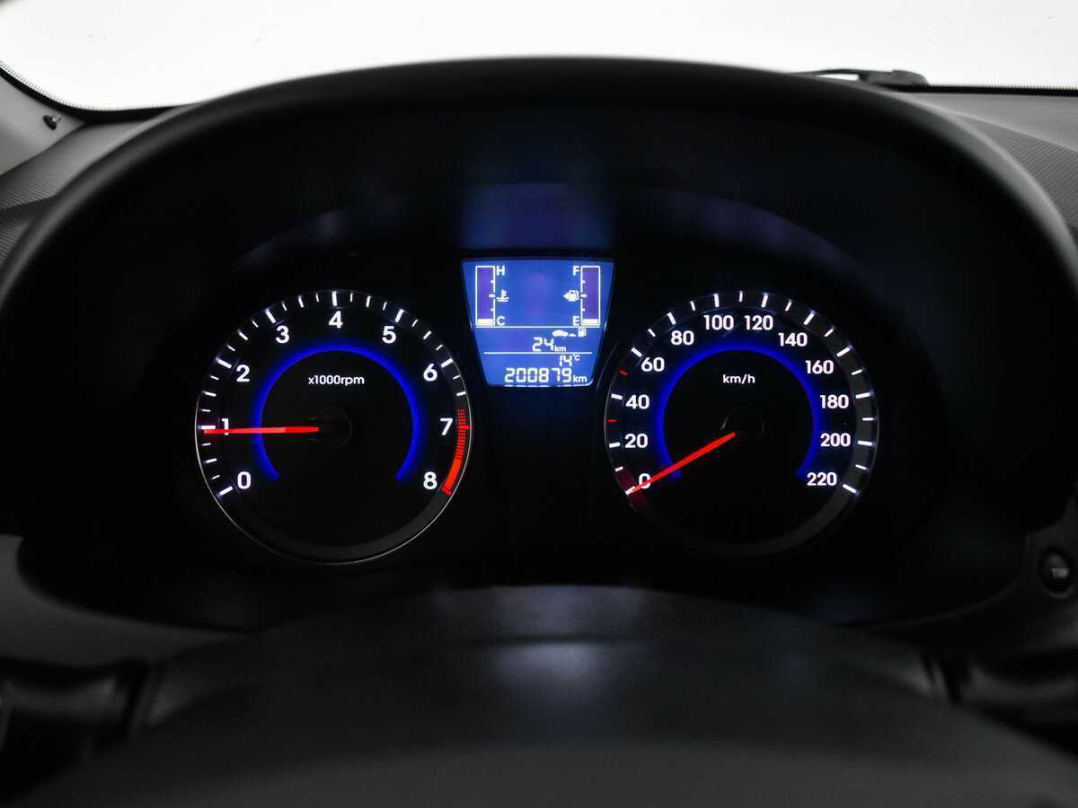Купить Hyundai Solaris с пробегом. Фото: #10
