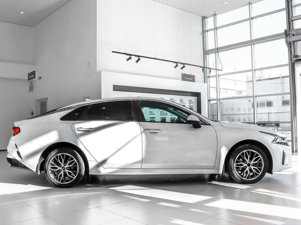 Купить Kia K5 с пробегом. Фото: #3