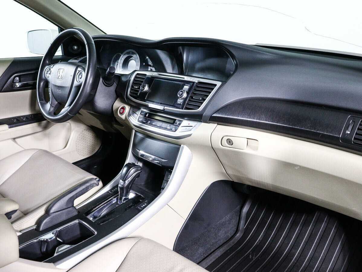 Купить Honda Accord с пробегом. Фото: #7