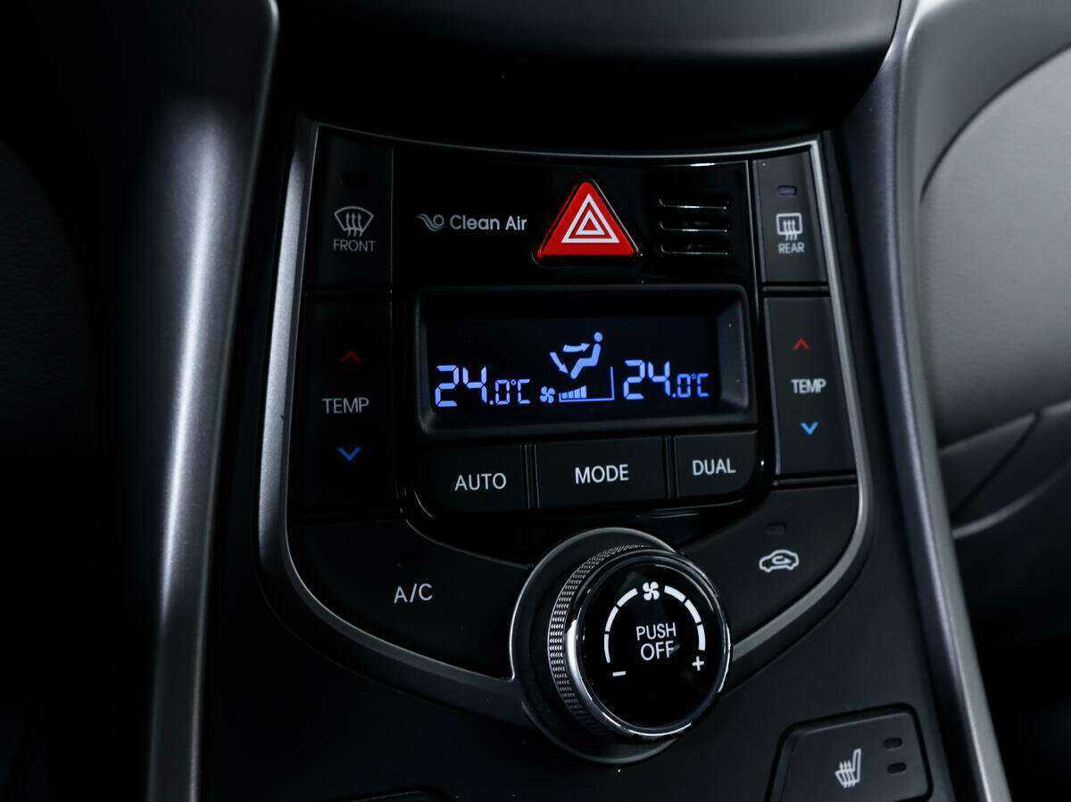 Купить Hyundai Elantra с пробегом. Фото: #13